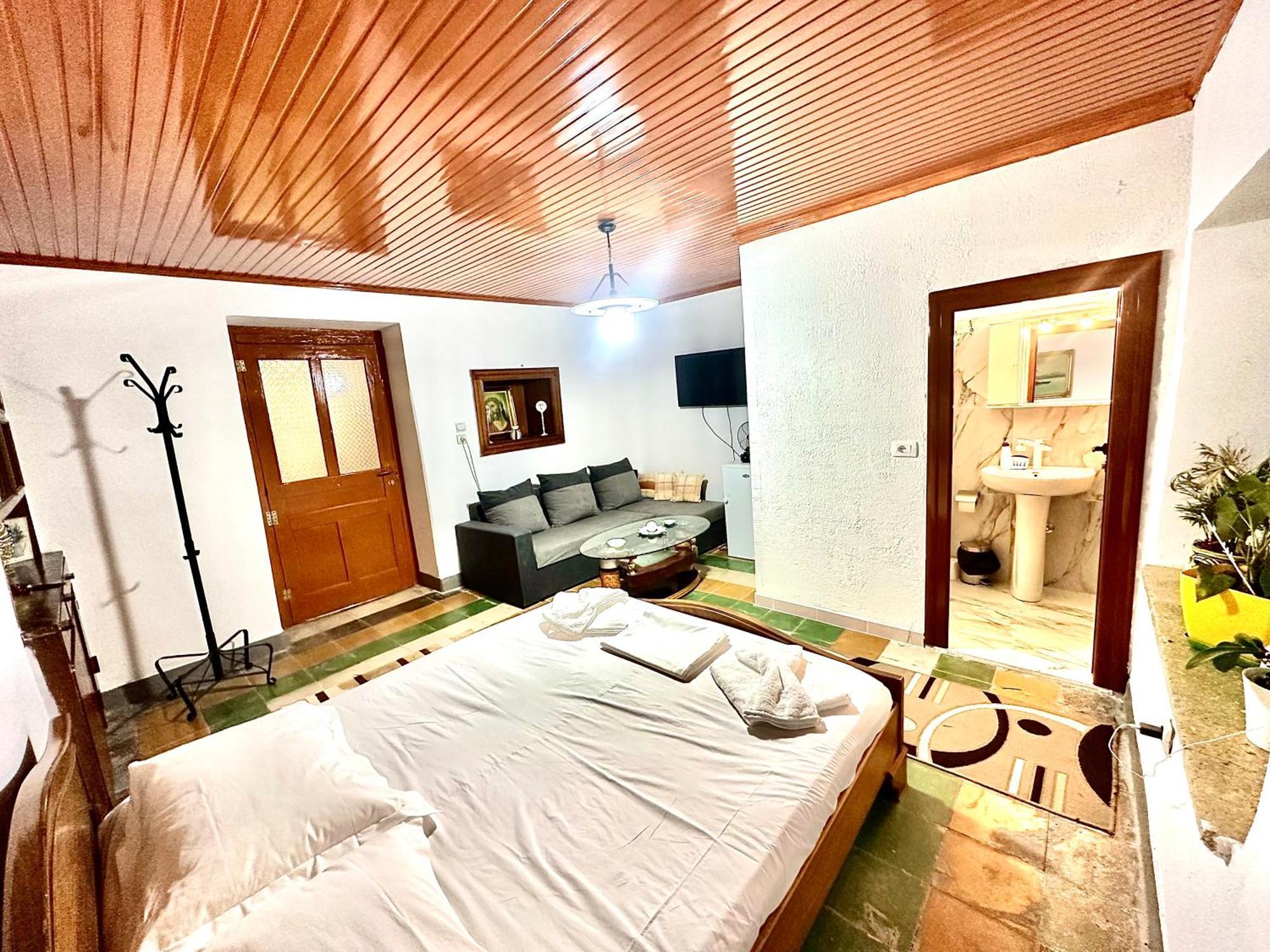 Grandpas House 호텔 Gjirokastër 외부 사진